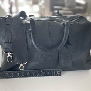 Roots NEW leather Weekender Duffle